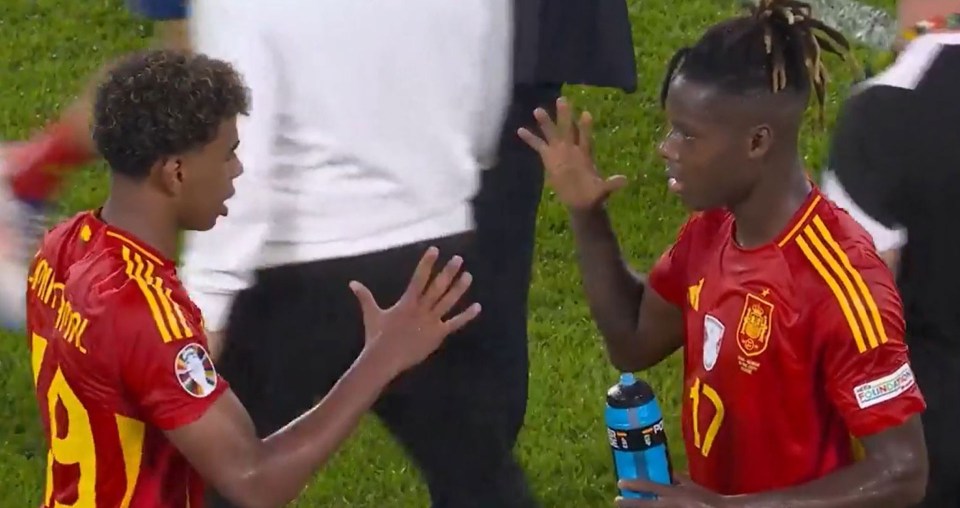 Lamine Yamal and Nico Williams played rock, paper, scissors after their victory over Georgia