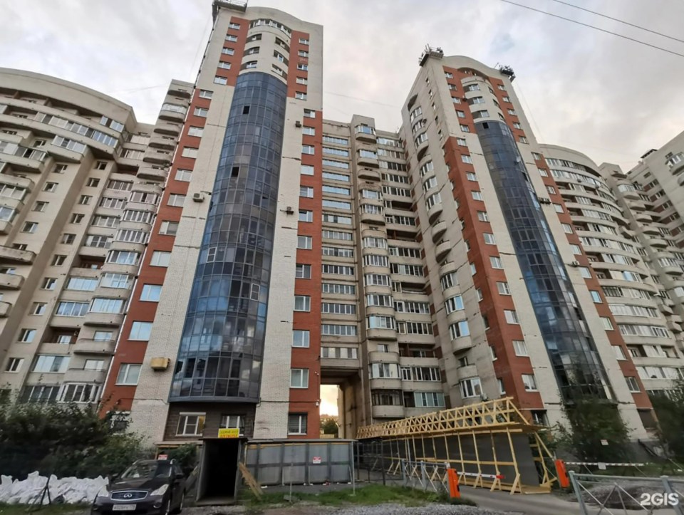 The residential tower from which she fell in Varshavskaya Street, St Petersburg