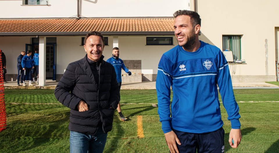 Dennis Wise has seemingly taken aim at new Como manager Cesc Fabregas in his exit statement