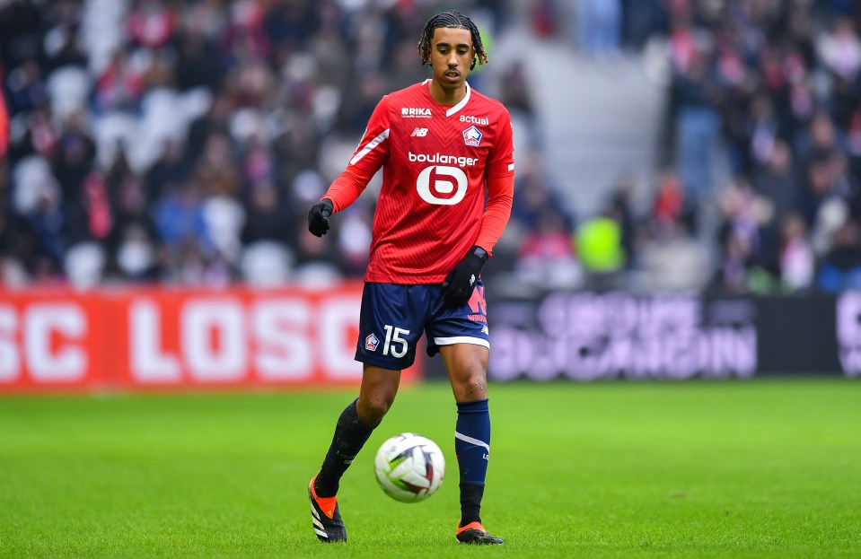 Lille have accepted Manchester United's bid for Leny Yoro