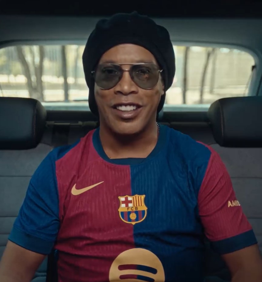 Club legend Ronaldinho also featured