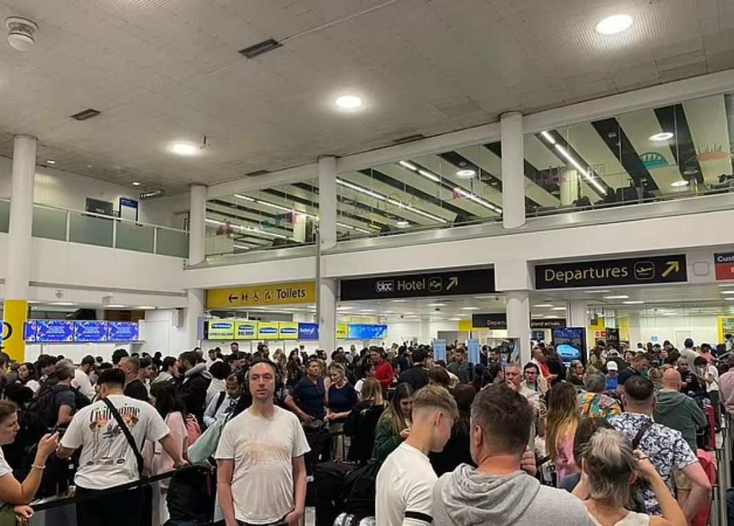 Chaos at London Gatwick this morning