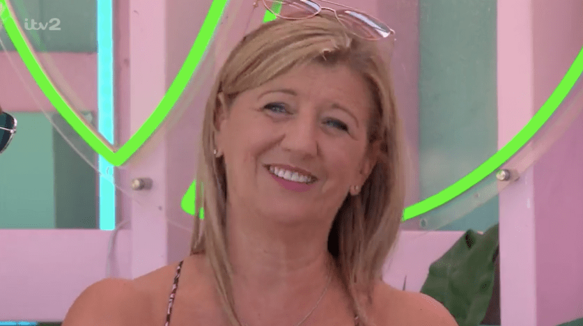 Fans were left convinced her mum Julie ‘hates’ Joey