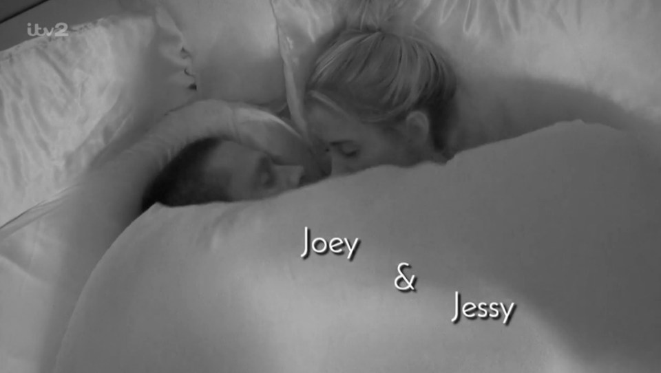 Joey and Jessy received a text sending them to the villa hideaway for the night