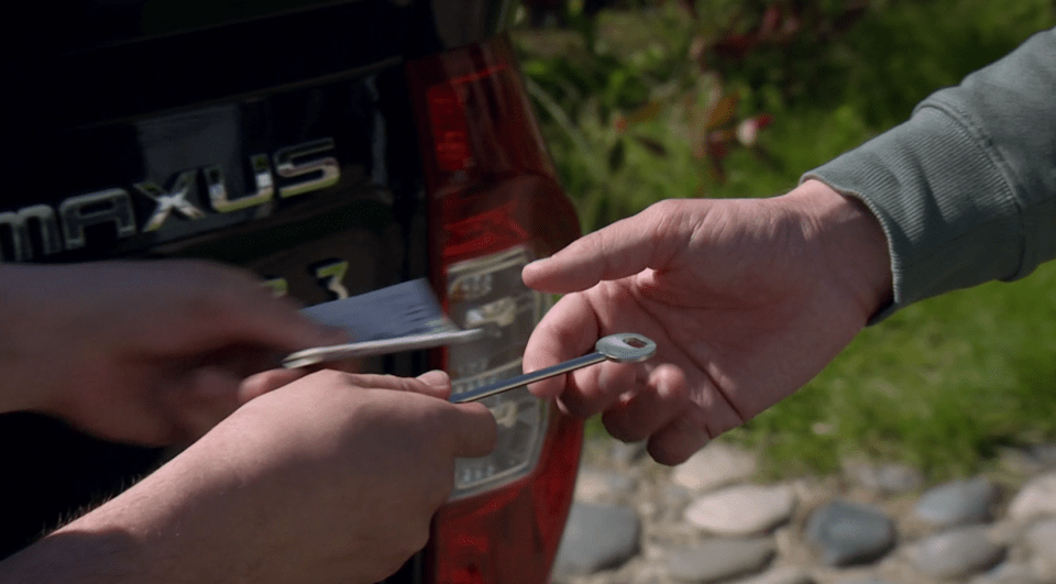 Tom secured a key to Belle's house in exchange for cash