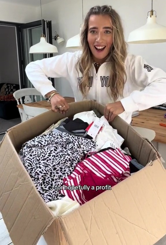 Becky bought a 10kg box of clothes for £25 to resell