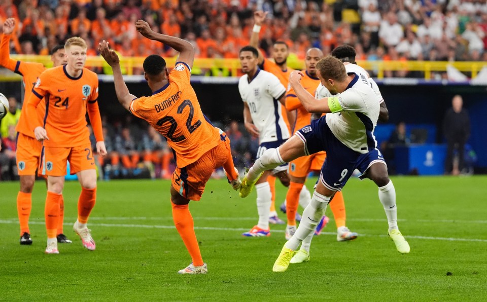 England were awarded a penalty after the referee deemed Denzel Dumfries had fouled Kane following a review