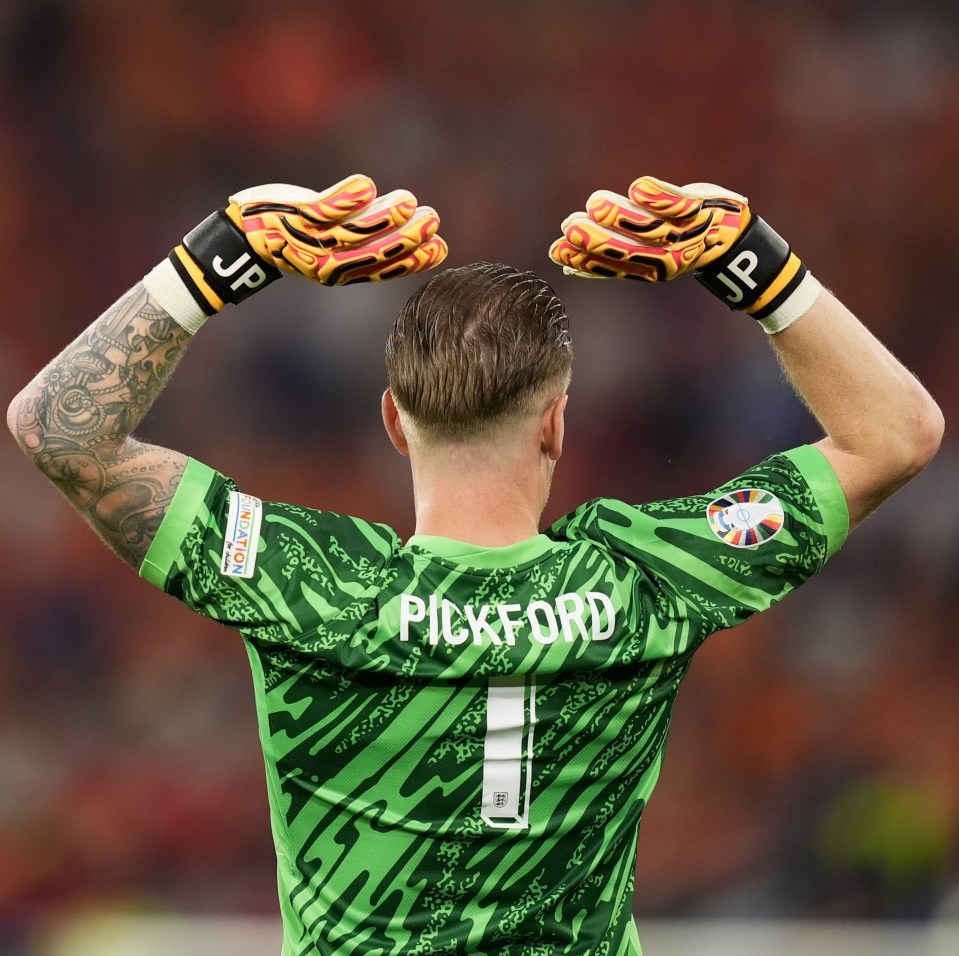 Pickford has a full sleeve covering his left arm which features a dagger and flowers