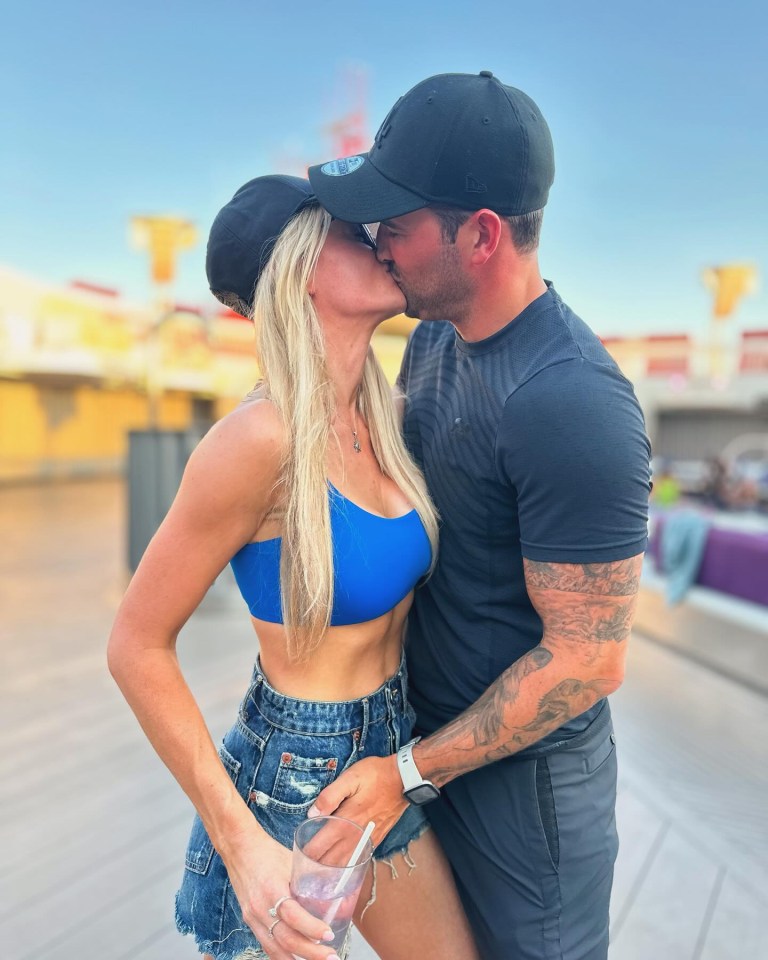 Katie McGlynn and Ricky Rayment were all loved up on holiday