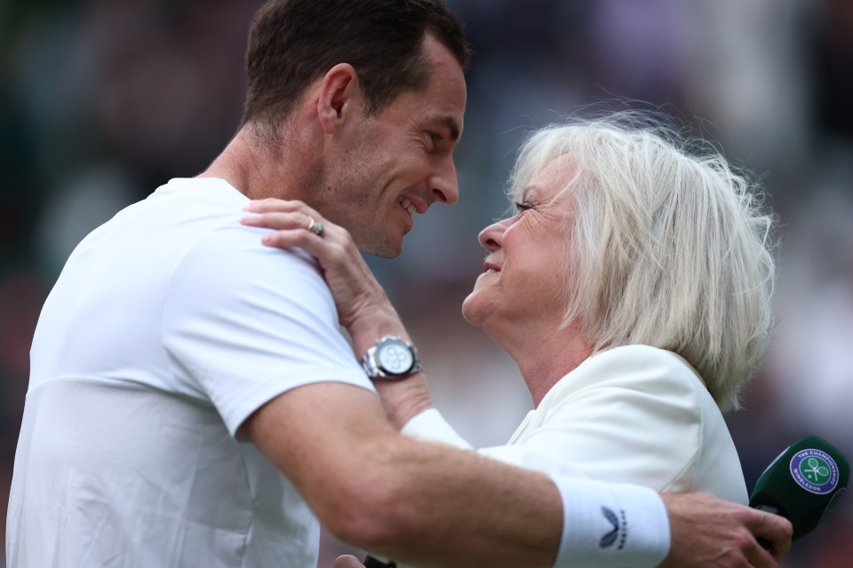 Murray gave a frank opinion to Sue Barker about commentating