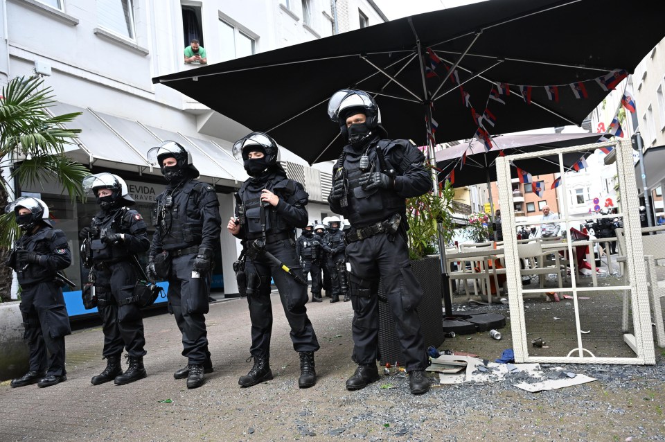 The men were said to be known IS supporters already under German police surveillance