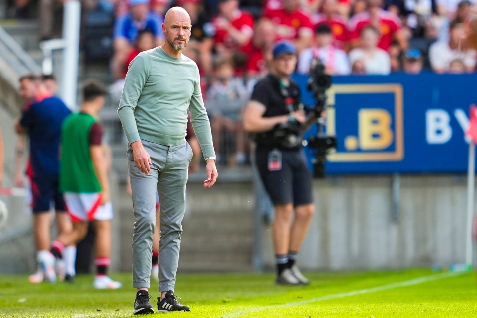 Fans are convinced that Erik ten Hag has given Mount a new role