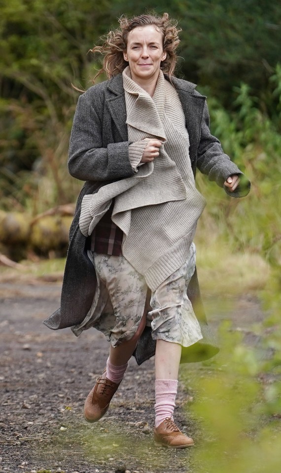 Jodie Comer is seen running as she escapes zombies while filming her new movie