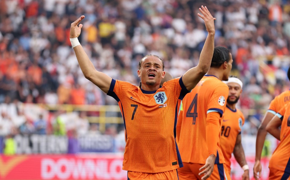 Simons’ seventh-minute strike was the perfect start for the Dutch