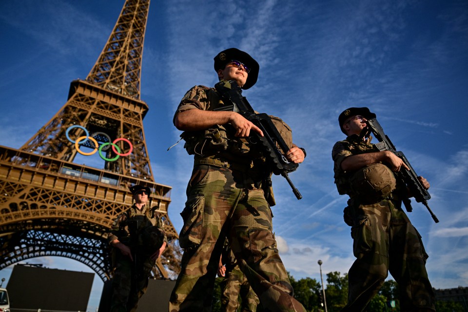 Soldiers will be stationed around Paris' ring of steel