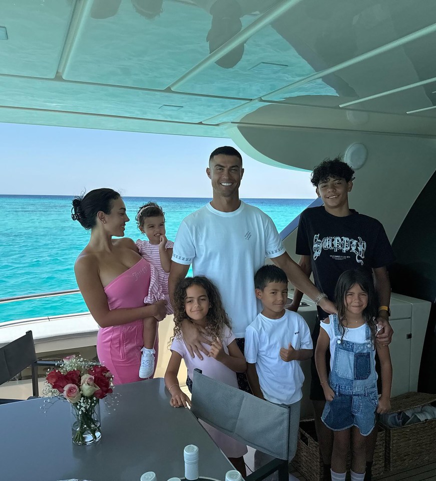 Georgina Rodriguez is holiday with Cristiano Ronaldo and their children