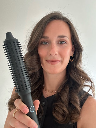 Beauty writer Maisie Bovingdon sings the GHD Rise’s praises.