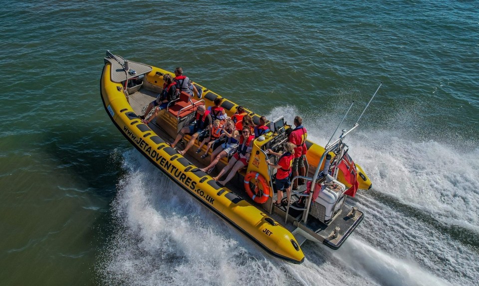 Jet Adventures offers 1.5 hour long boat trips to spot some of Norfolk's grey seal population