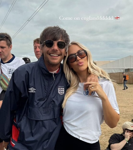 Louis Tomlinson posed with his sister Lottie at Glastonbury