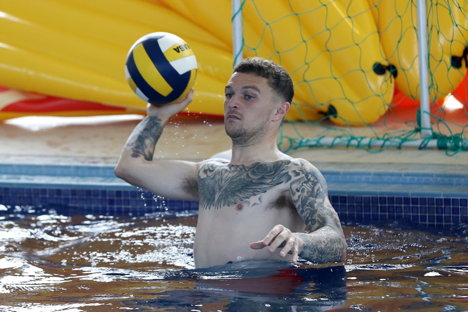 Kieran Trippier has a diamond piece across his chest