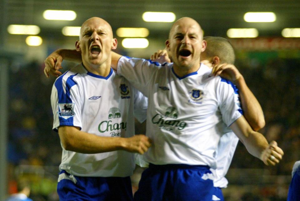 Thomas Gravesen, left, with midfield lookalike Lee Carsley