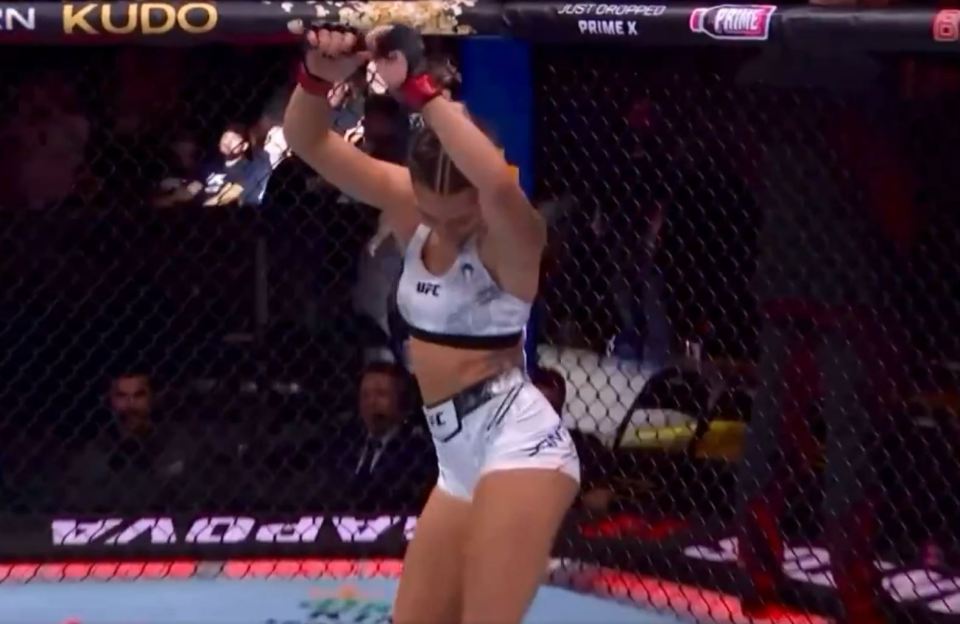 The Brazilian broke out into a seductive dance seconds after scoring the biggest win of her career