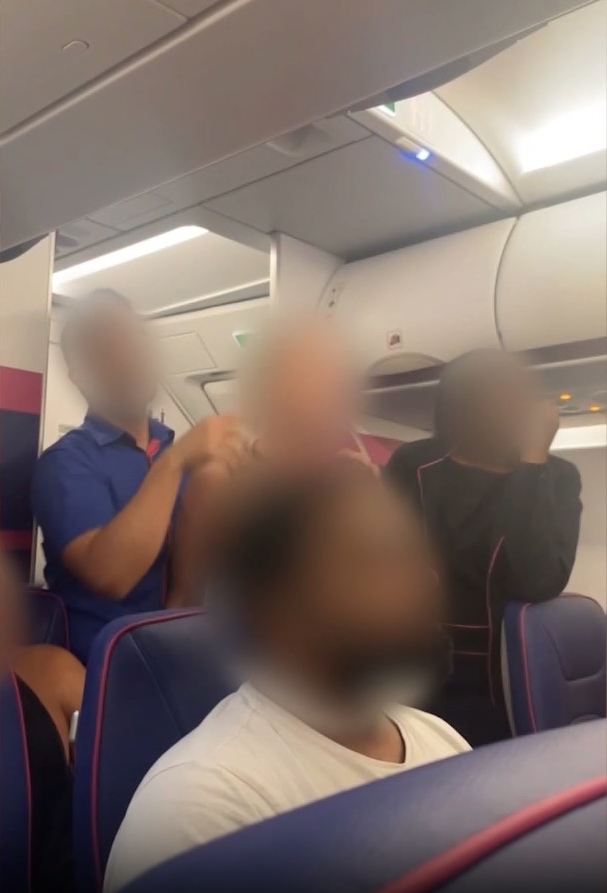 It's thought the pair brought their own alcohol onto the Wizz Air flight