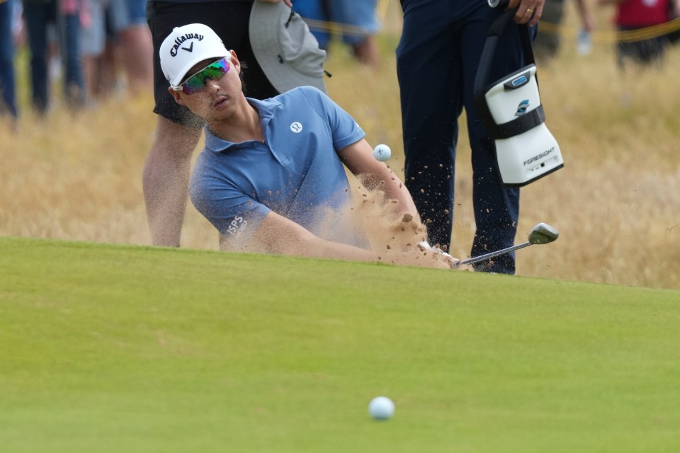 Lee ended up in one of the bunkers himself