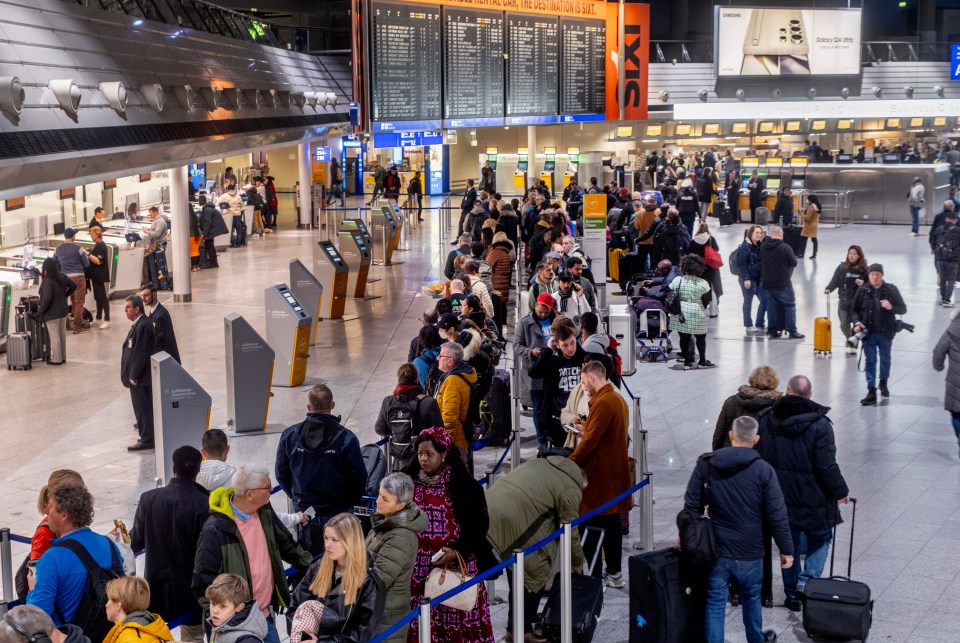 Passengers should know what they are and aren't entitled to if their flight is held up