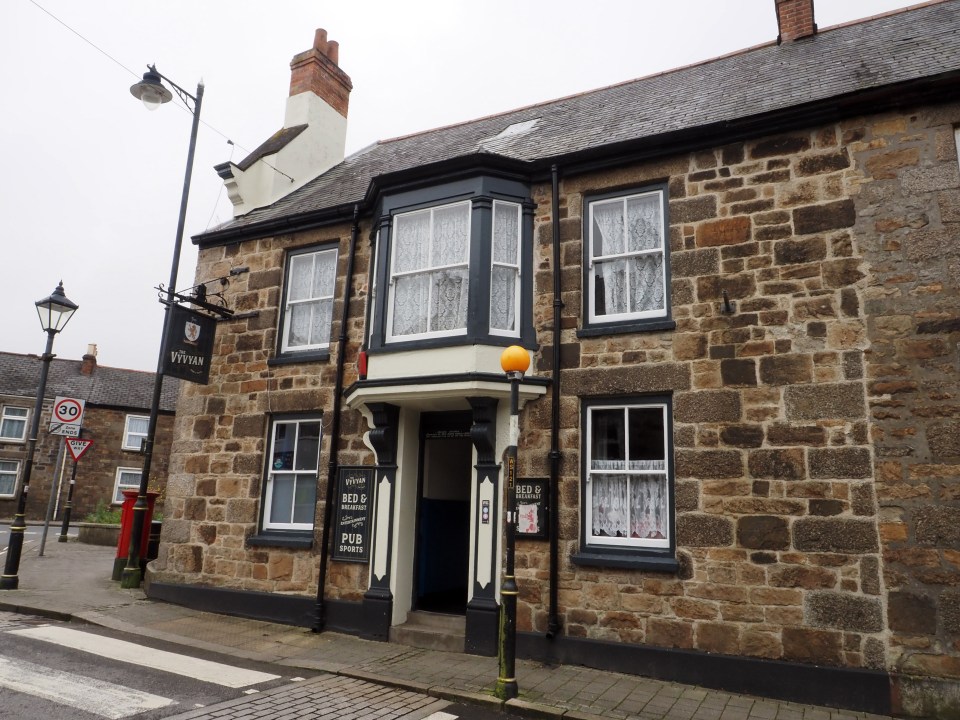 Guests book stays at the Vyvyan Arms Hotel in Camborne, Cornwall, just to see Frosty