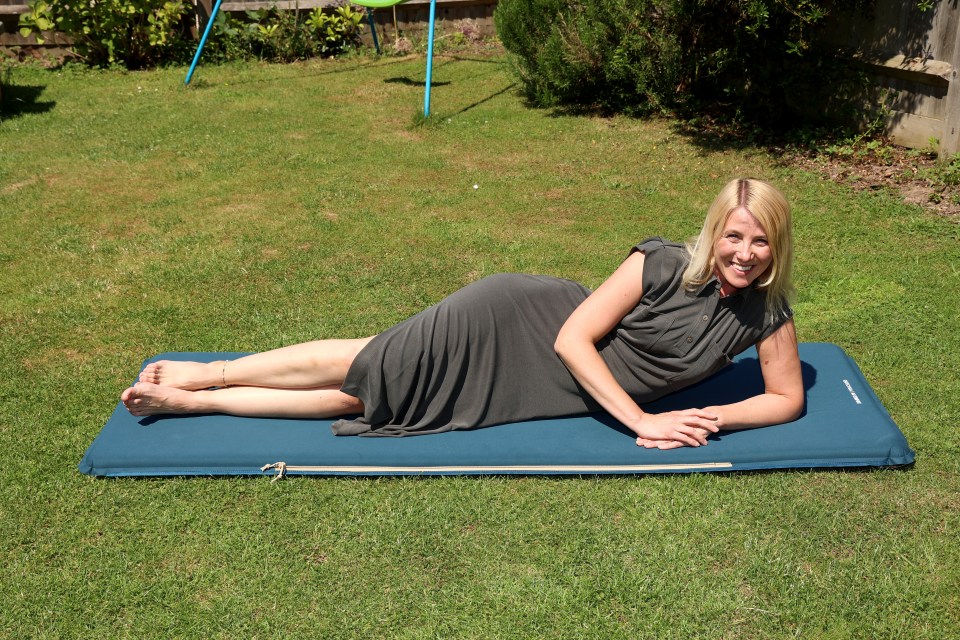 Lynsey settles down on the Querchua Self Inflating Mattress from Decathlon