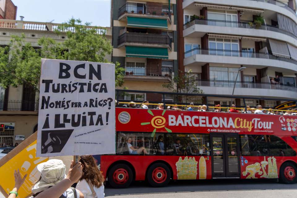 Holidaymakers on the city tour bus are subjected to anti-tourist anger