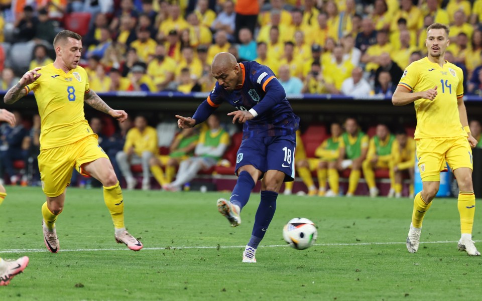 Malen then hit the third goal to seal the deal for the Netherlands