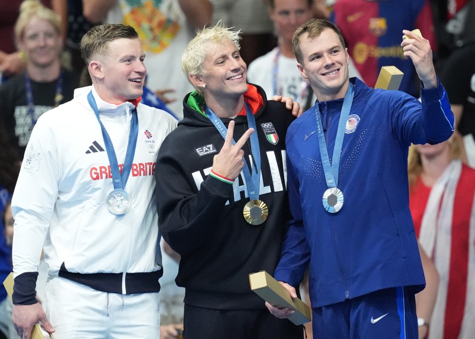 The 100m breaststroke medallists were overjoyed in Paris