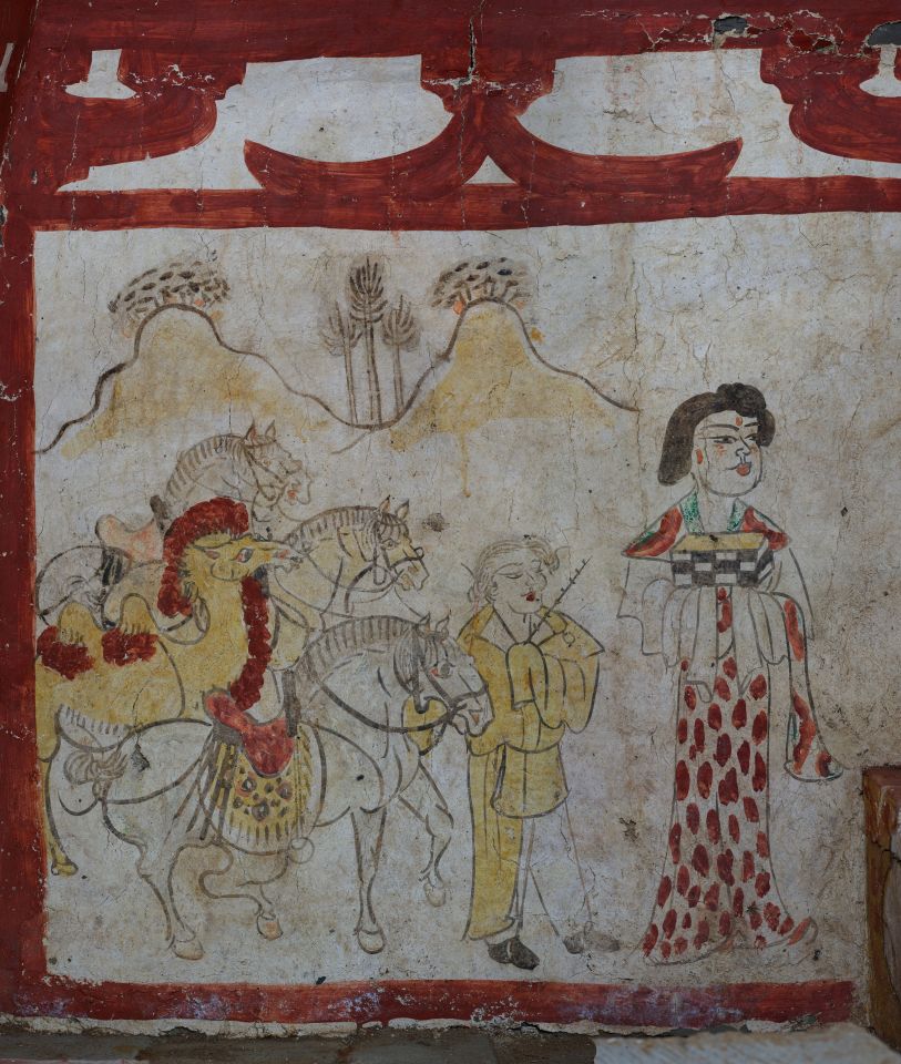 Scientists have discovered an ancient tomb with incredible mural figures