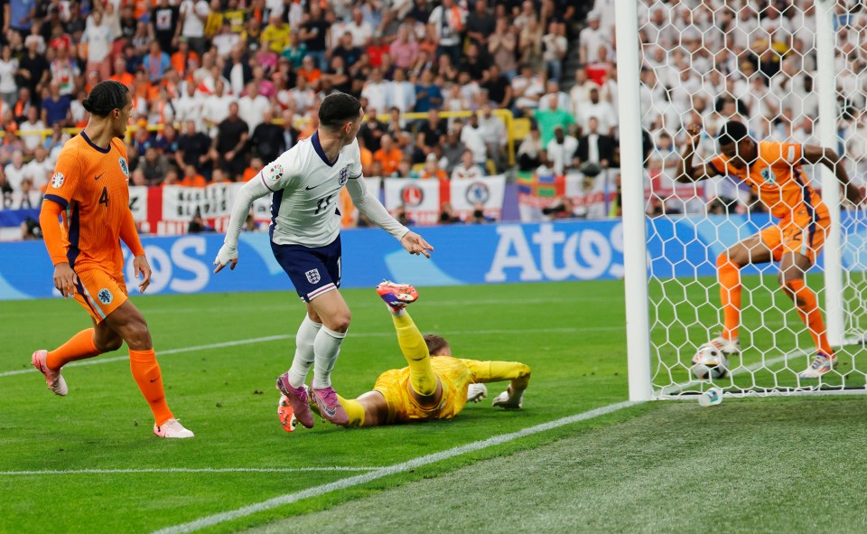 Dumfries cleared Phil Foden’s effort off the line with keeper Bart Verbruggen beaten