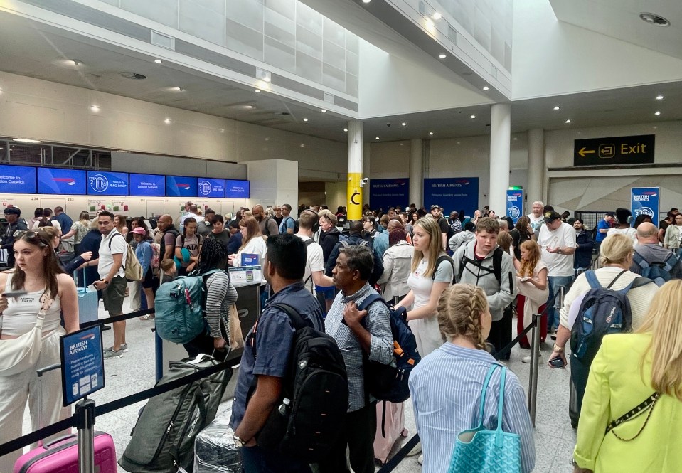 Gatwick Airport today: Passengers still face delays at departure gates