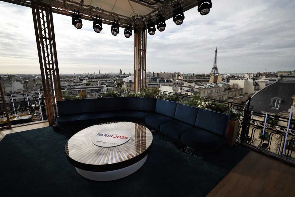 Eurosport's Olympics studio has an iconic background with the Eiffel Tower