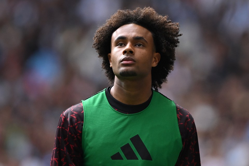 Man Utd fans were denied the chance to see Joshua Zirkzee in action against Man City