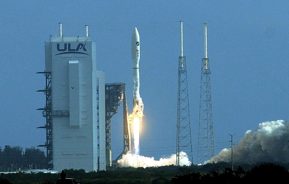 A United Launch Alliance Atlas V rocket carrying a Space Force test vehicle