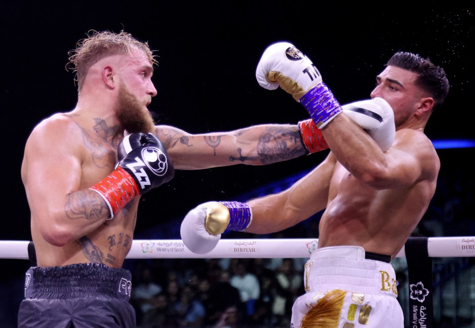 a boxer with the word filter on his shorts