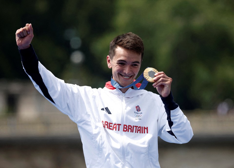 Alex Yee won a dramatic gold medal in the men's triathlon