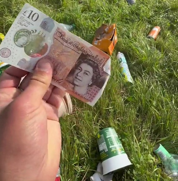 First up Ethan came across was a £10 note, much to his delight