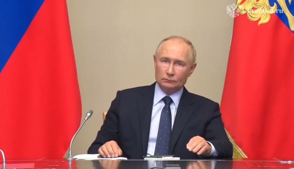 Vladimir Putin looked furious in a meeting with top military brass