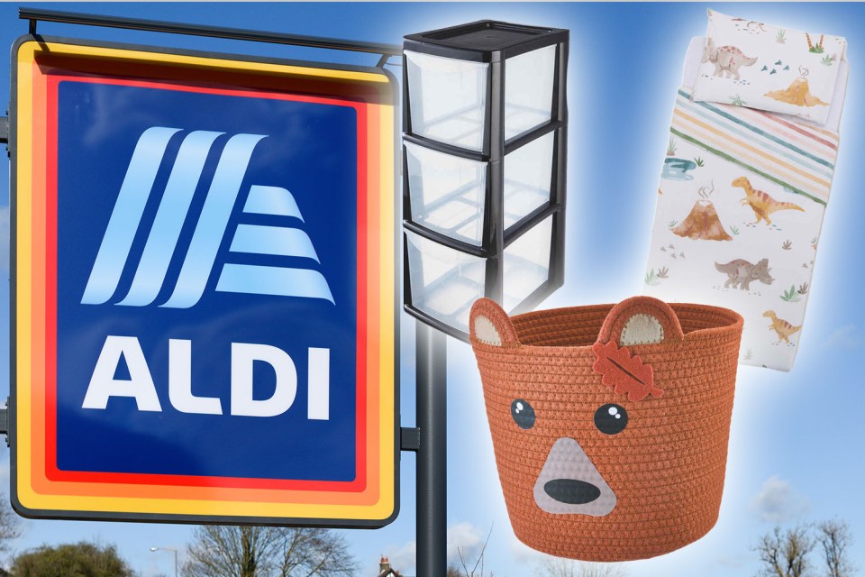 a blue sign with the word aldi on it