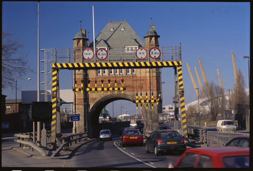 a bridge with a sign that says 4.0m on it