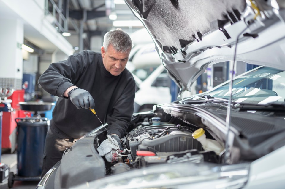 Car makers are unlikely to hit this year’s government target for electric vehicles, warns the motor industry’s trade body