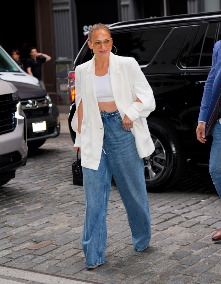 Jennifer Lopez, who is 5ft 4in, appears to have length to her legs using the trick