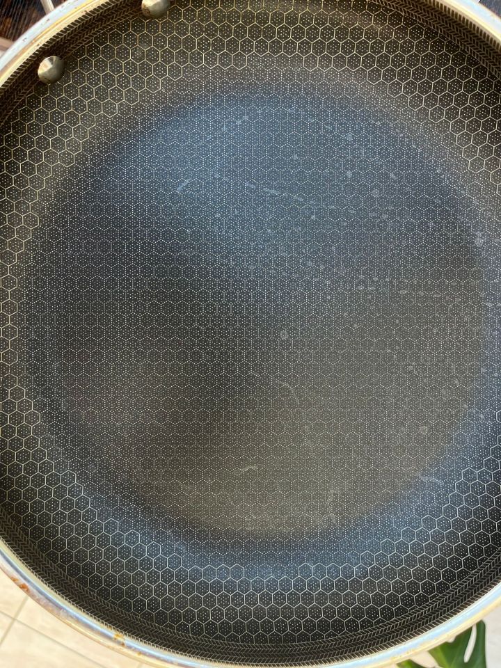 I've seen a few marks appear on my pan but it hasn't affected performance