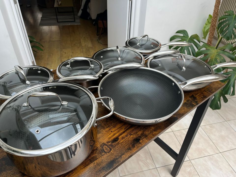 I tested out Hexclad's 13-piece set, which includes seven pans and six lids